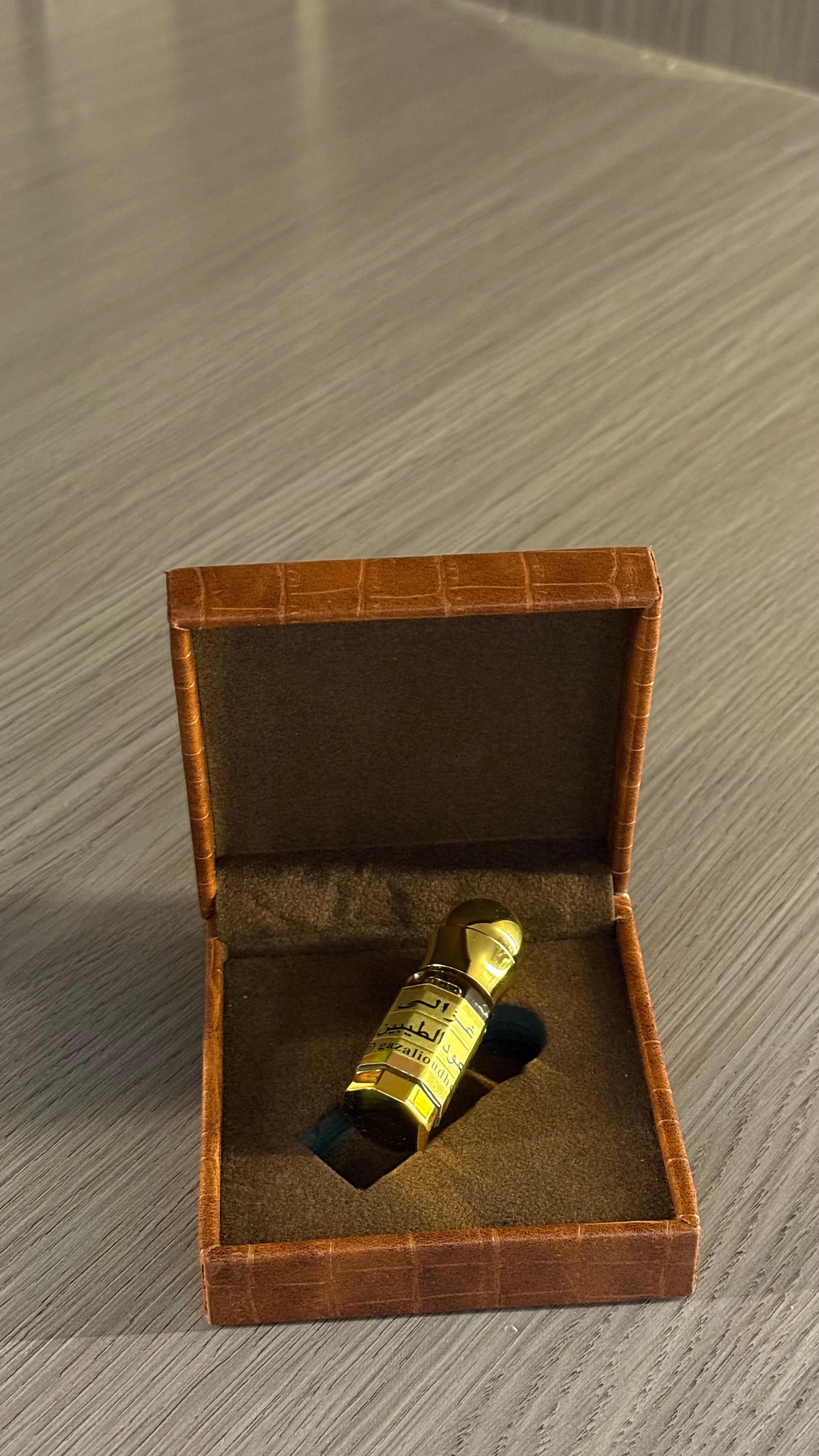 عود الطيبين بحجم ربع توله (٣مل)