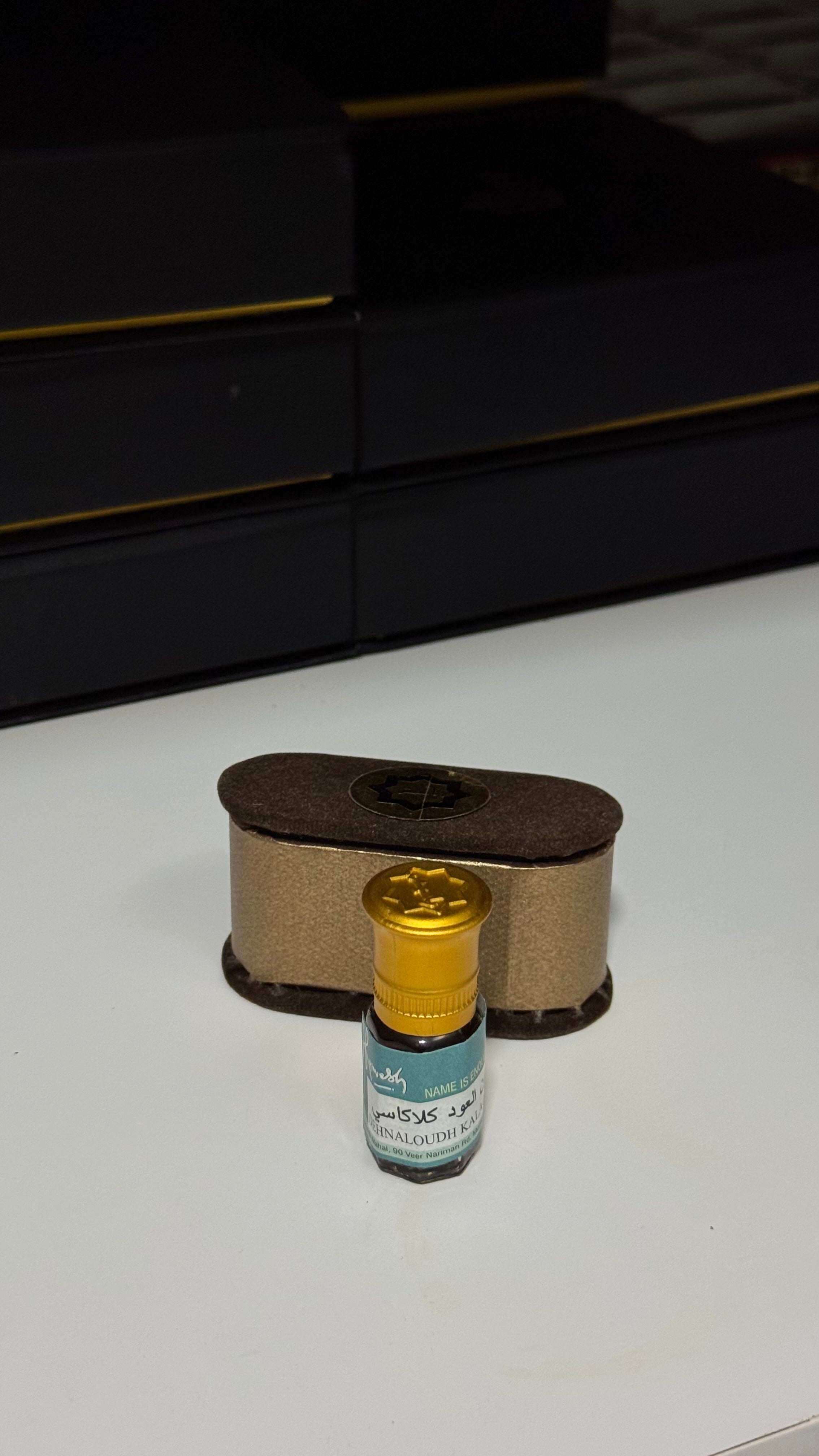 دهن عود كلكاسي بحجم ربع توله (٣مل)