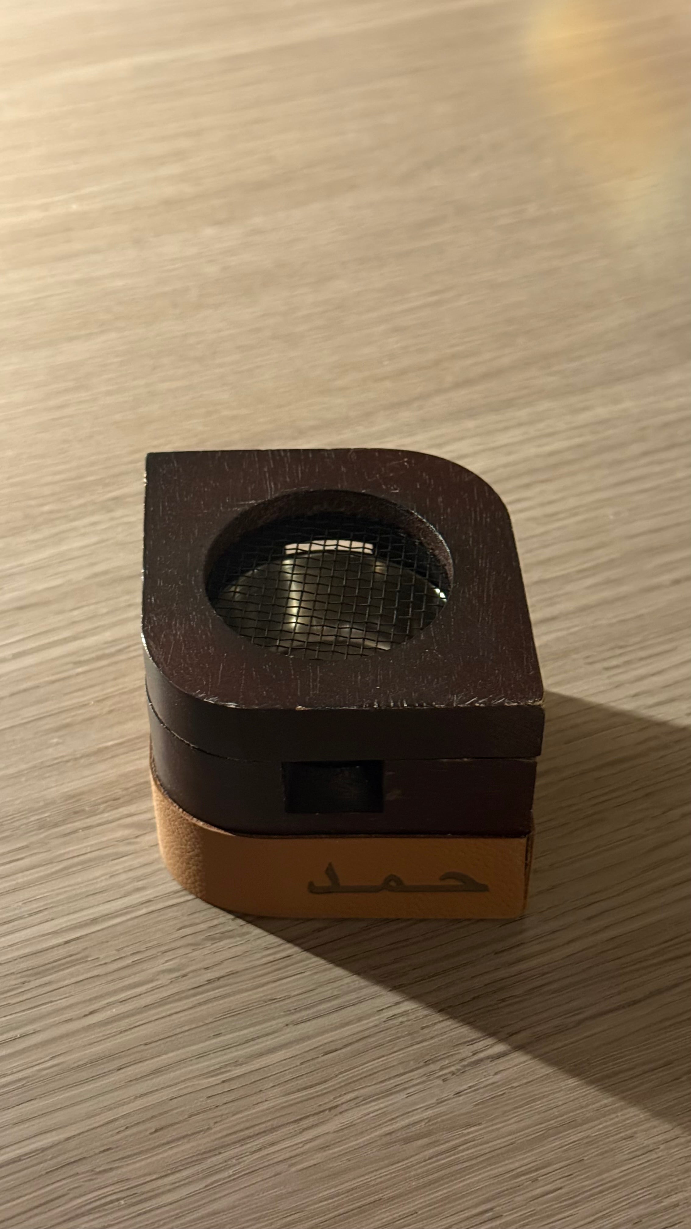 مدخن باسم حمد