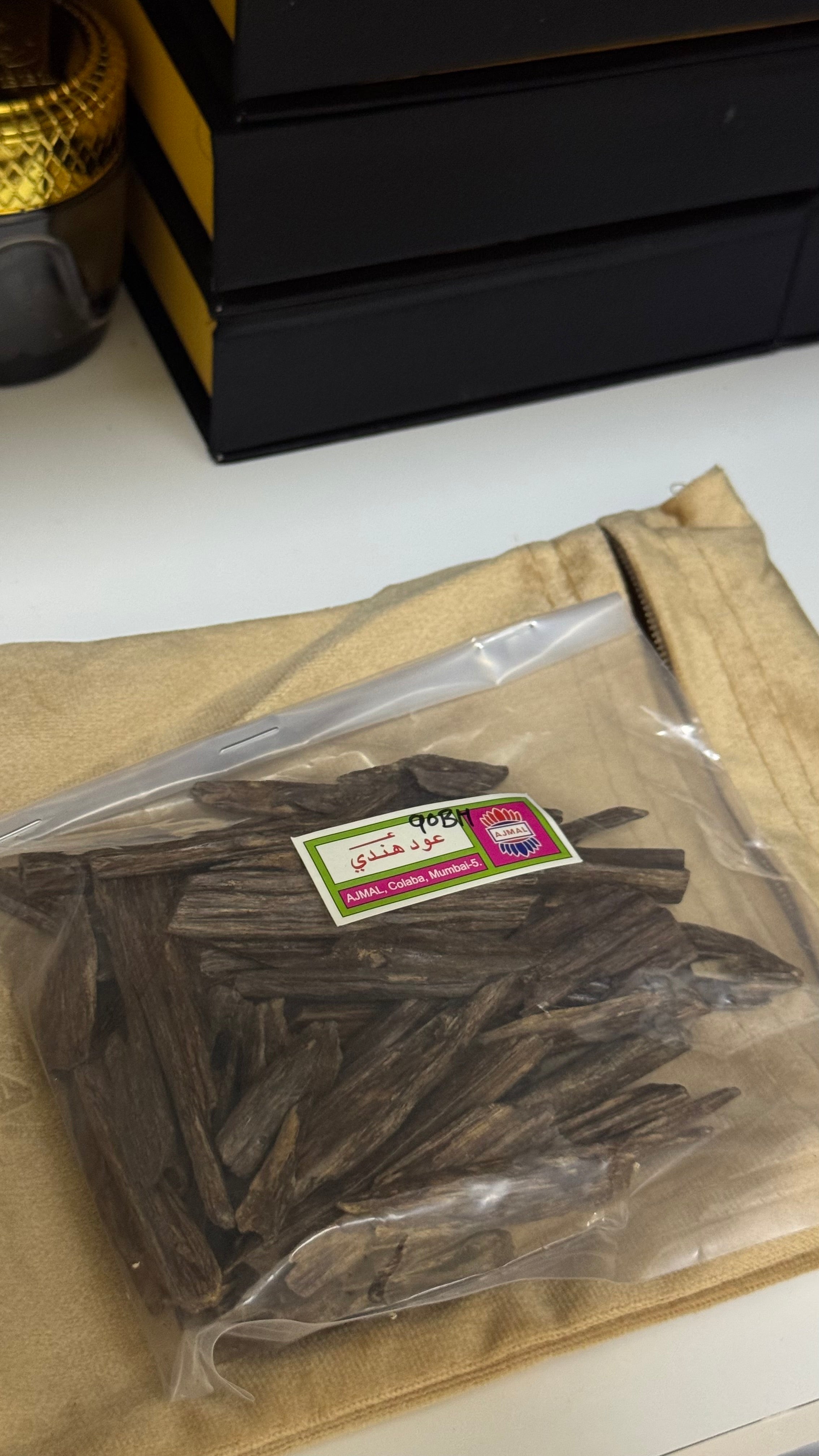 عود ٩٠ من اجمل حجم ٥٠ جرام