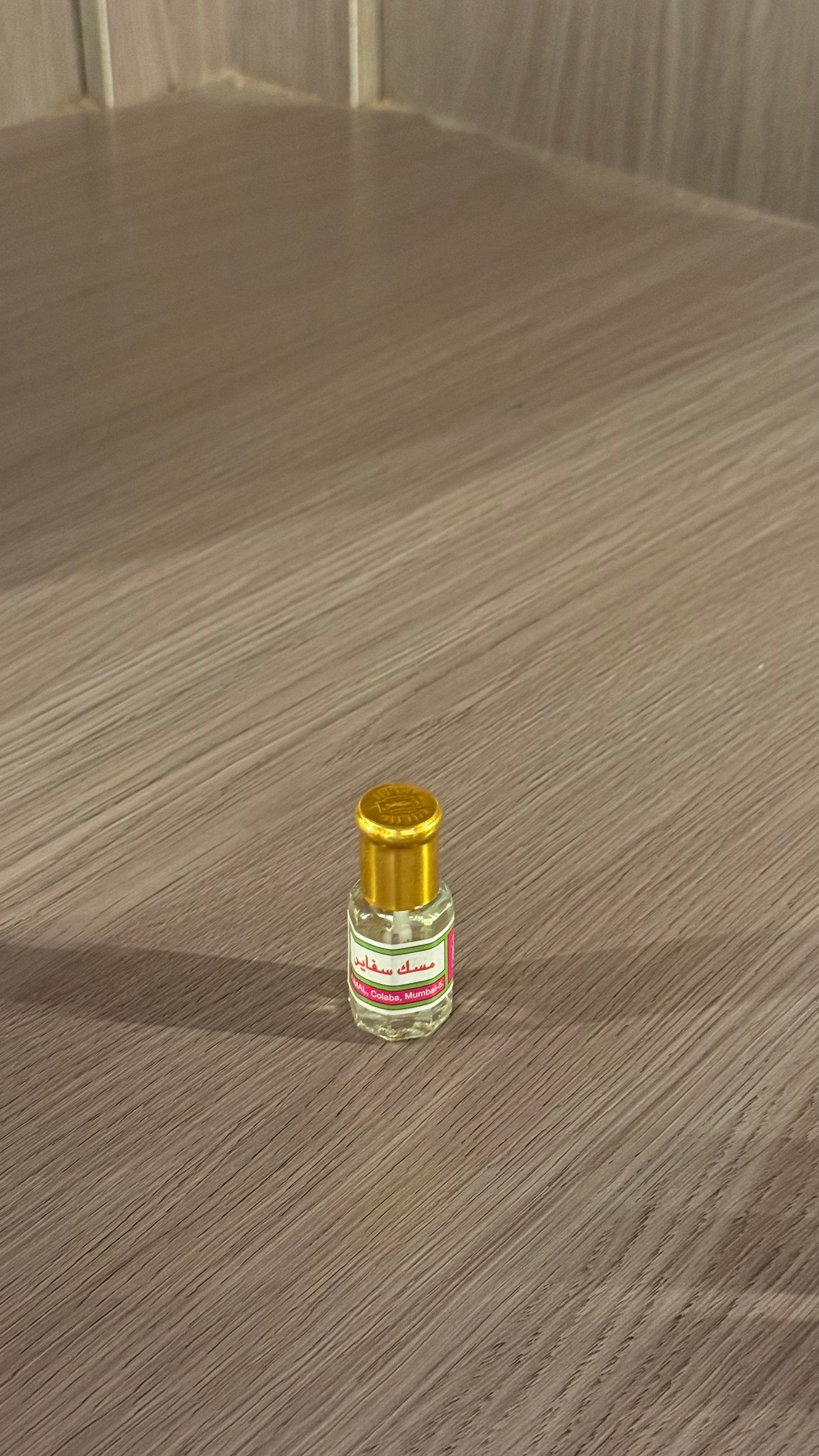 مسك سفاير بحجم نص توله (٦مل)