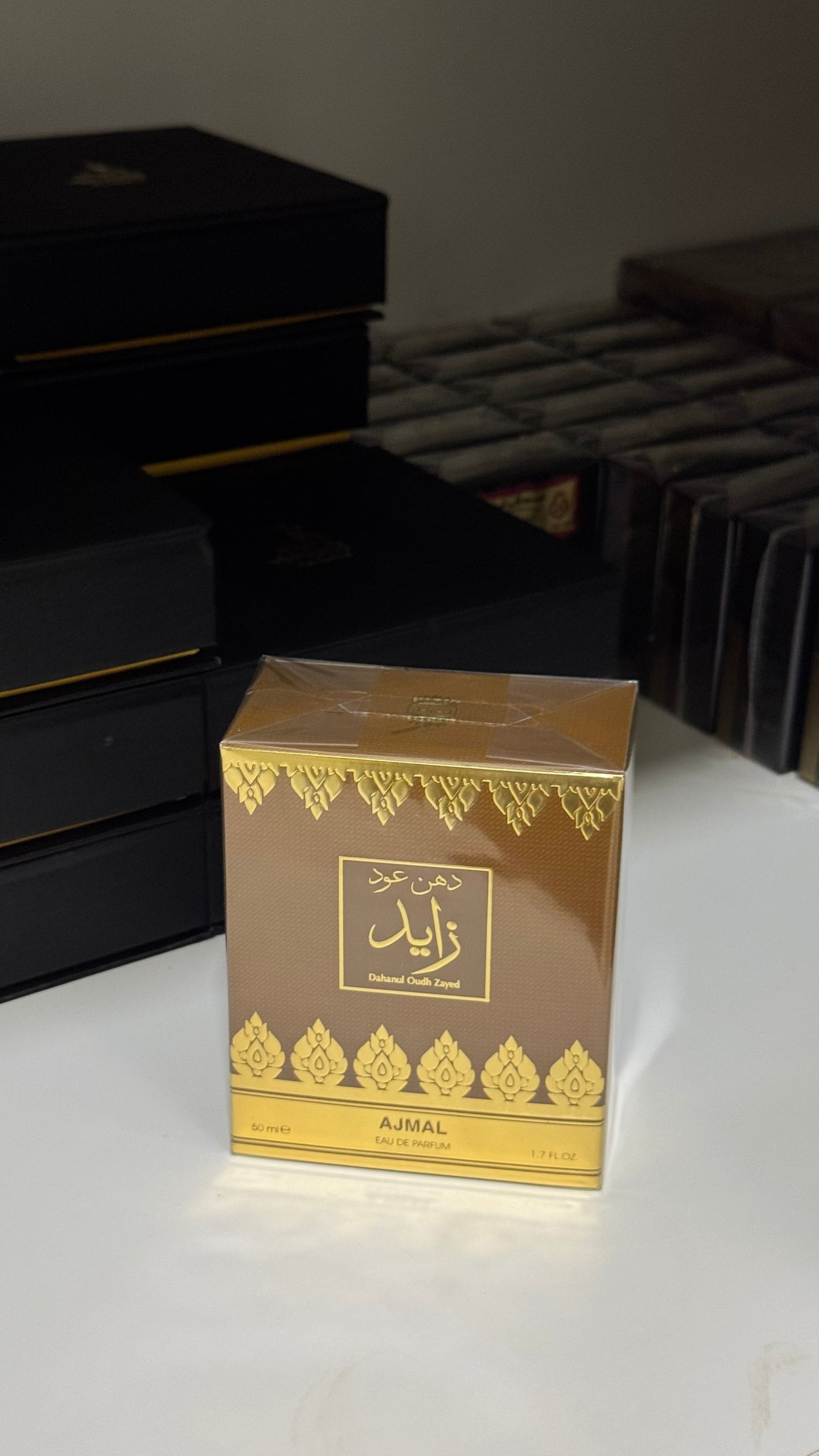 عطر دهن عود زايد من اجمل