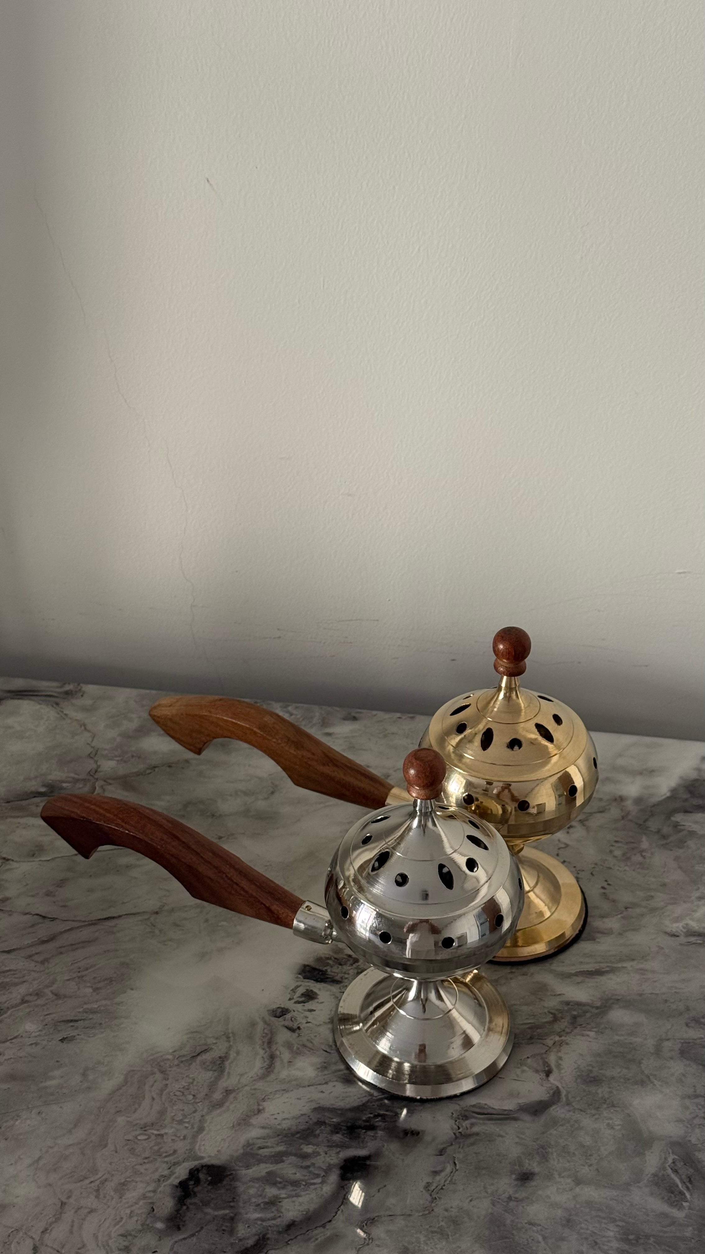 مدخن الفانوس باللونين سلفر و ذهبي