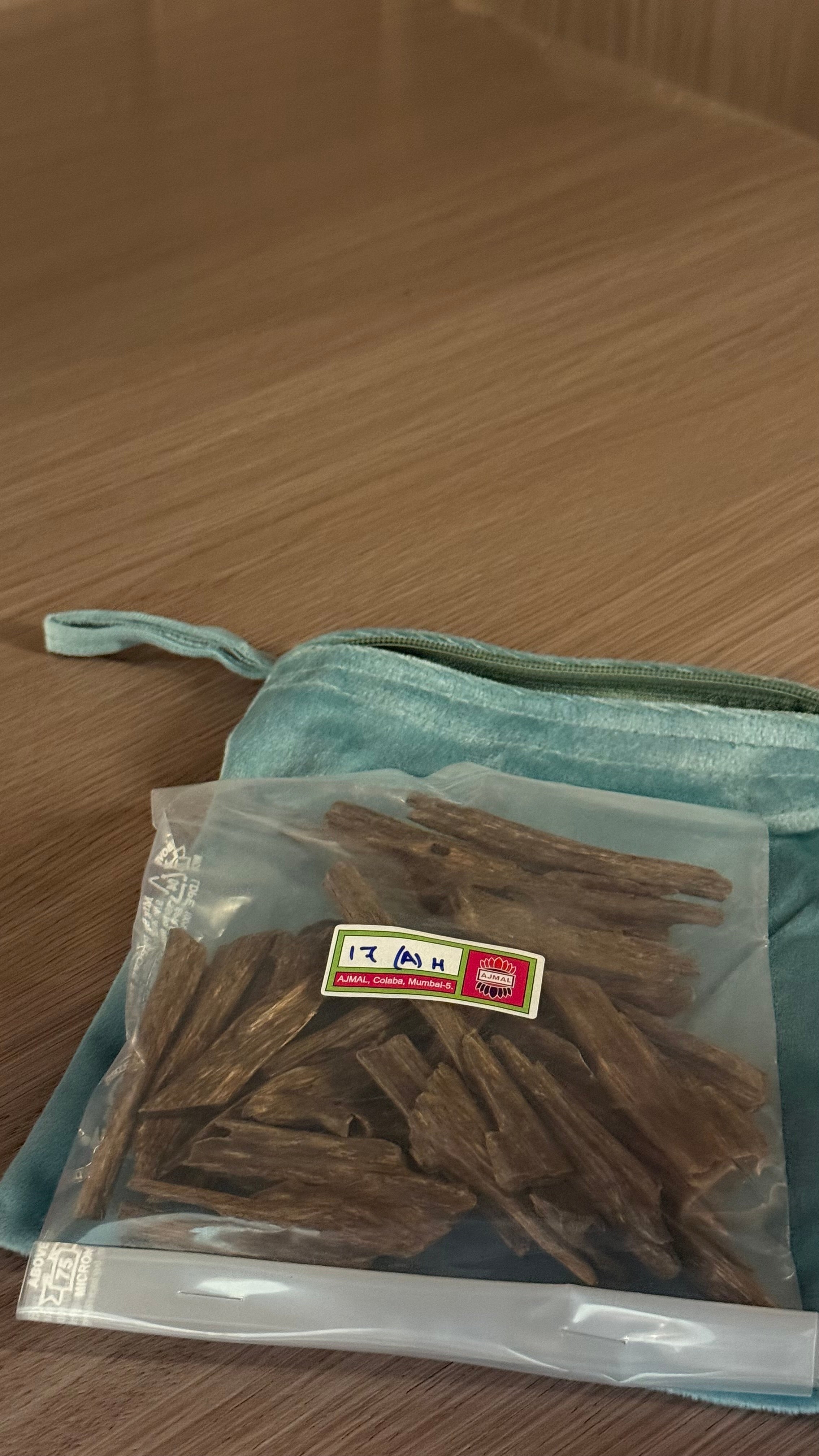 عود ١٧ بحجم ٥٠ جرام