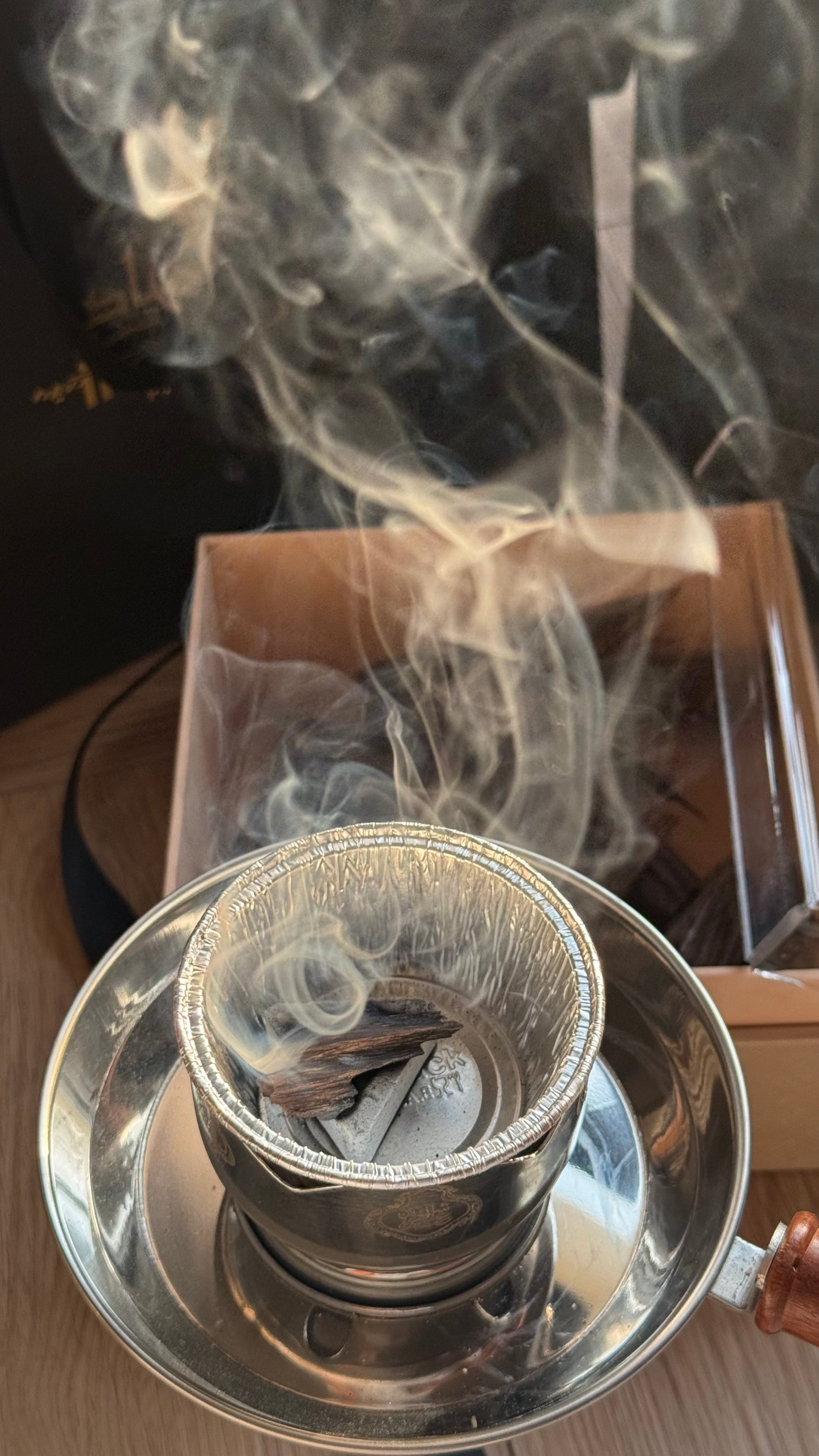 عود المعاريس بحجم ١٠٠ جرام في الباكج المميز