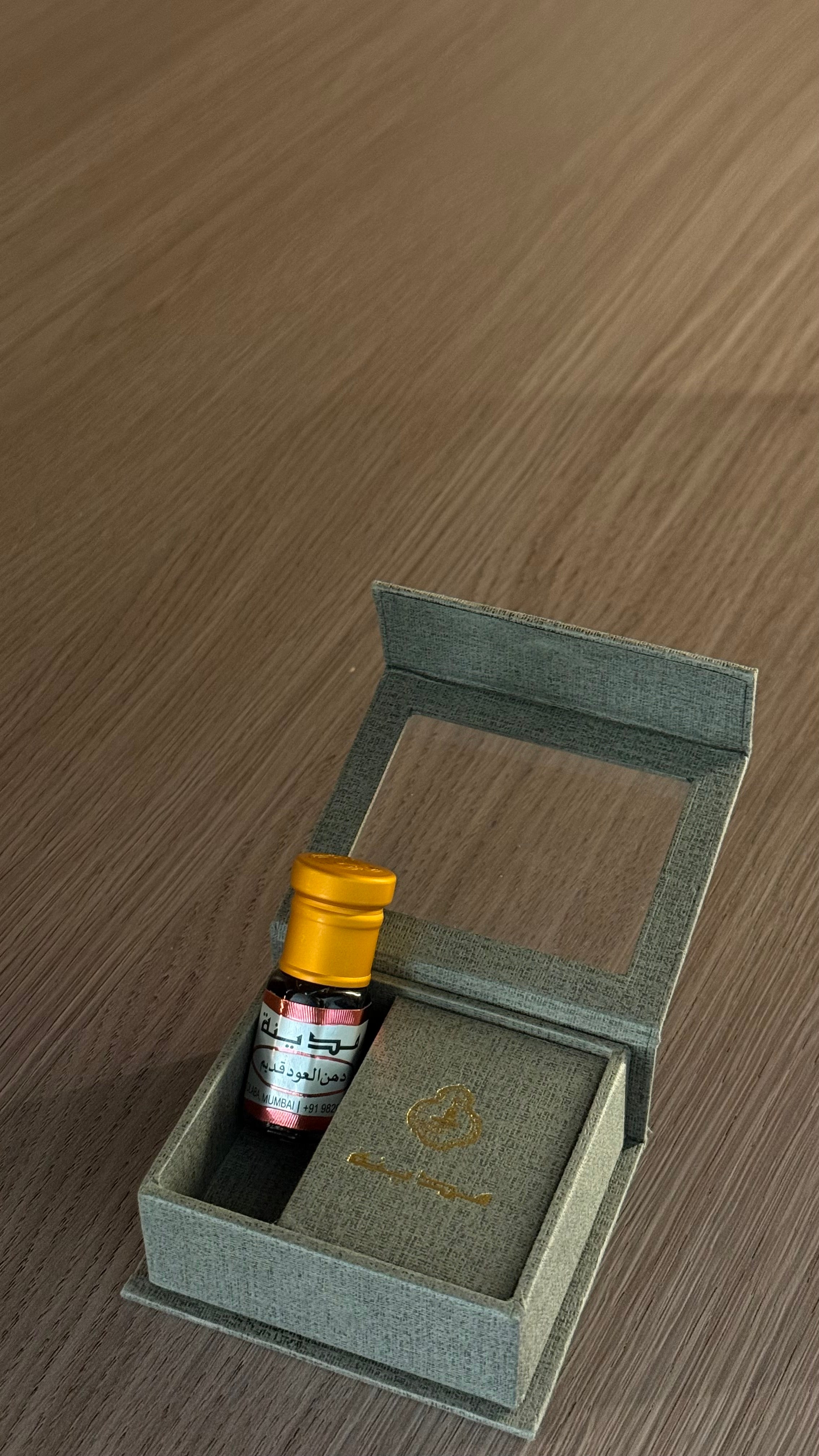 دهن عود قديم بحجم ربع توله (٣مل)