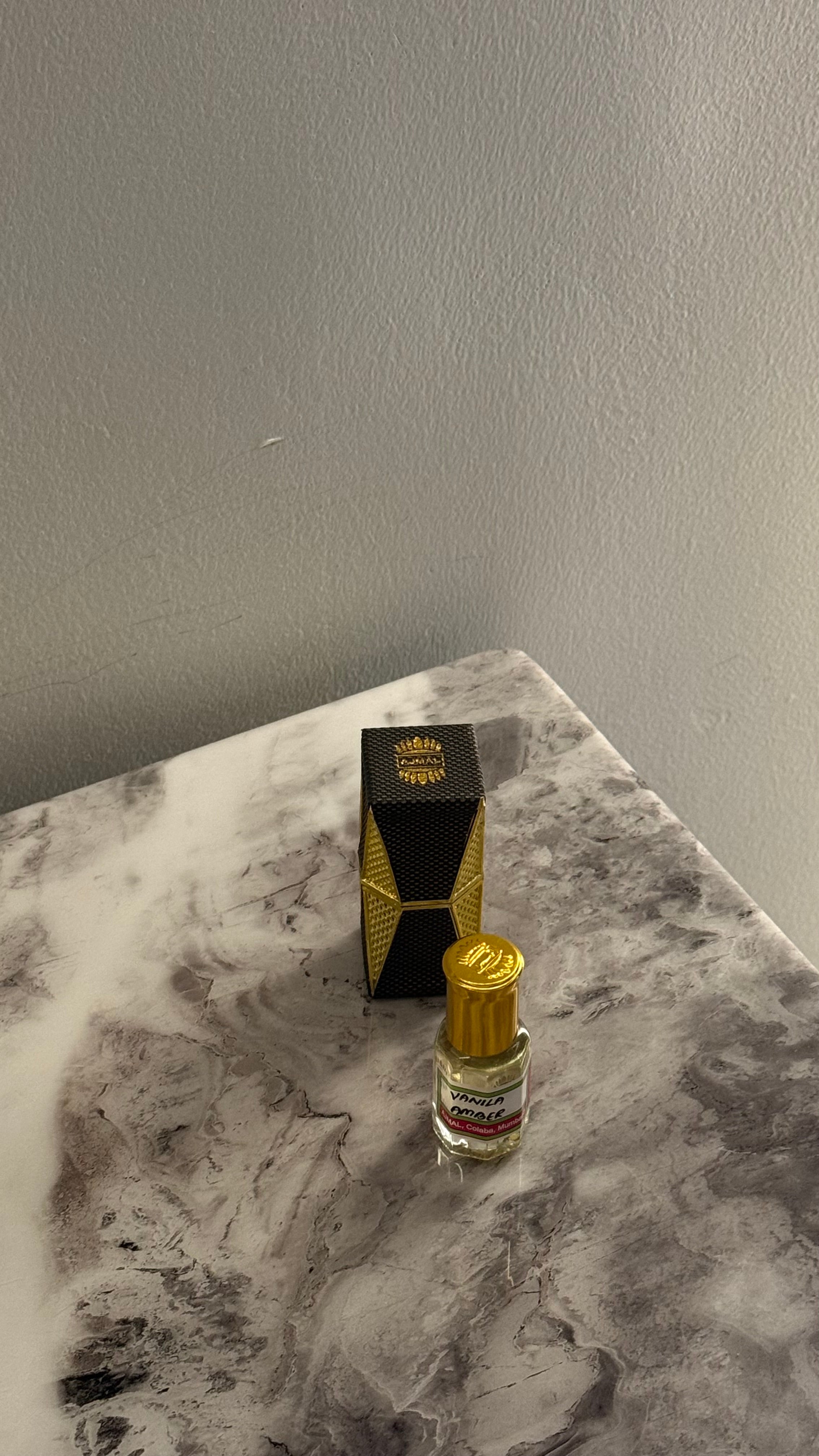 فانيليا عنبر بحجم النص توله (٦مل)