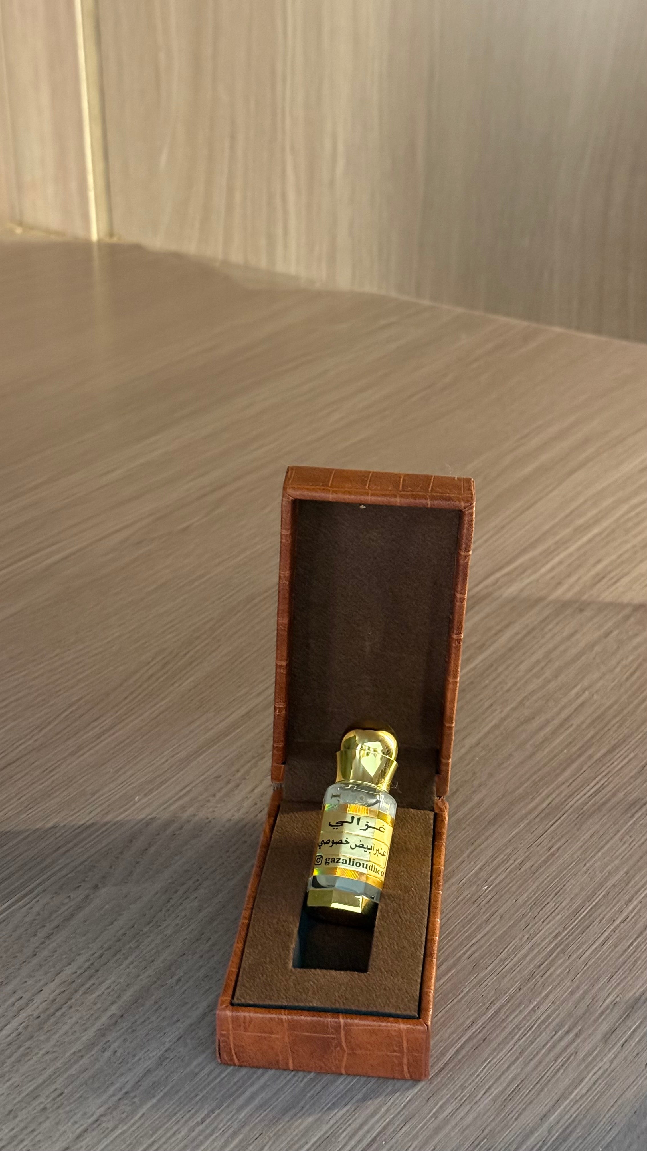 عنبر ابيض خصوصي بحجم نص توله