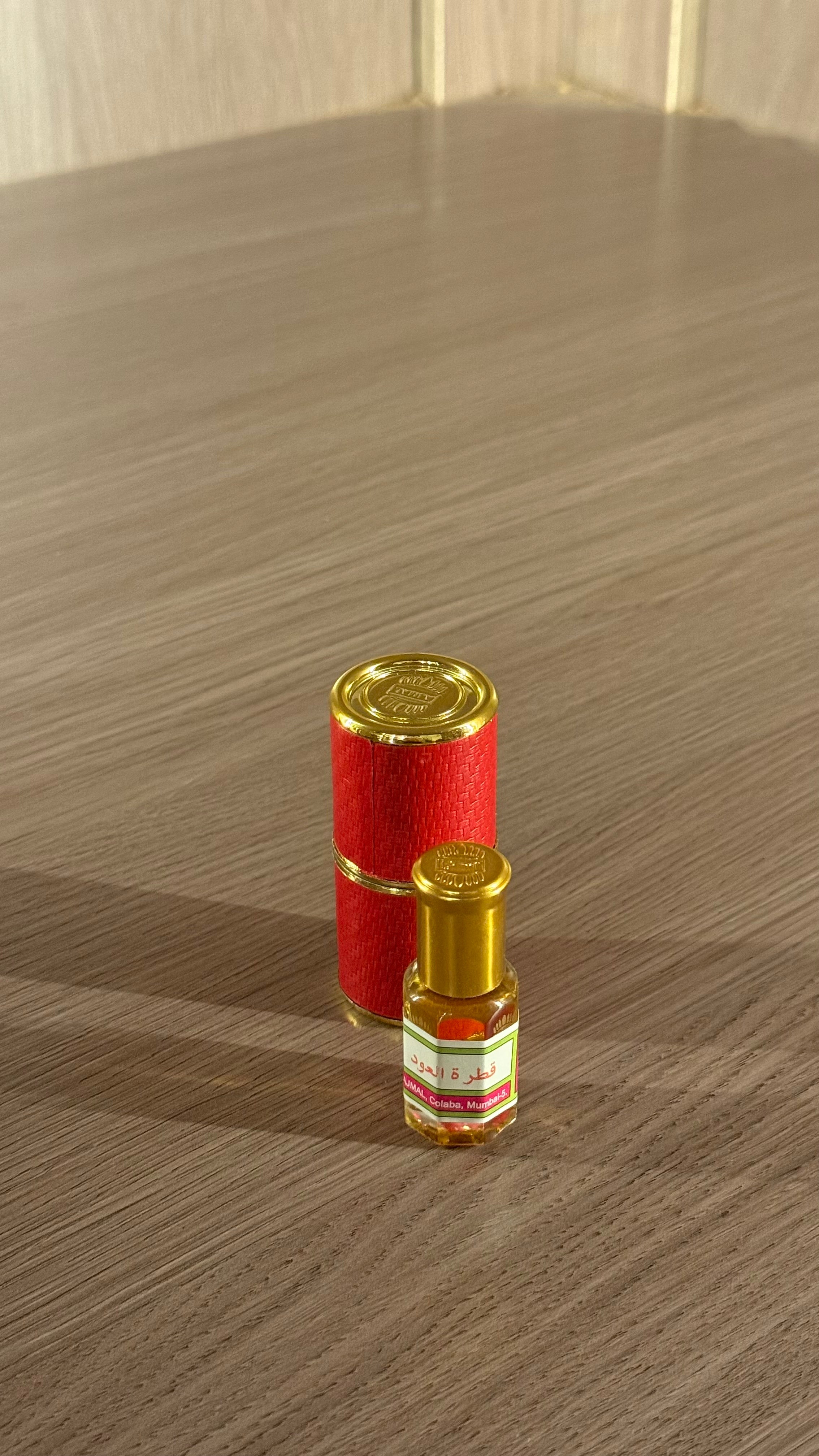 قطرة العود بحجم نص توله (٦مل)