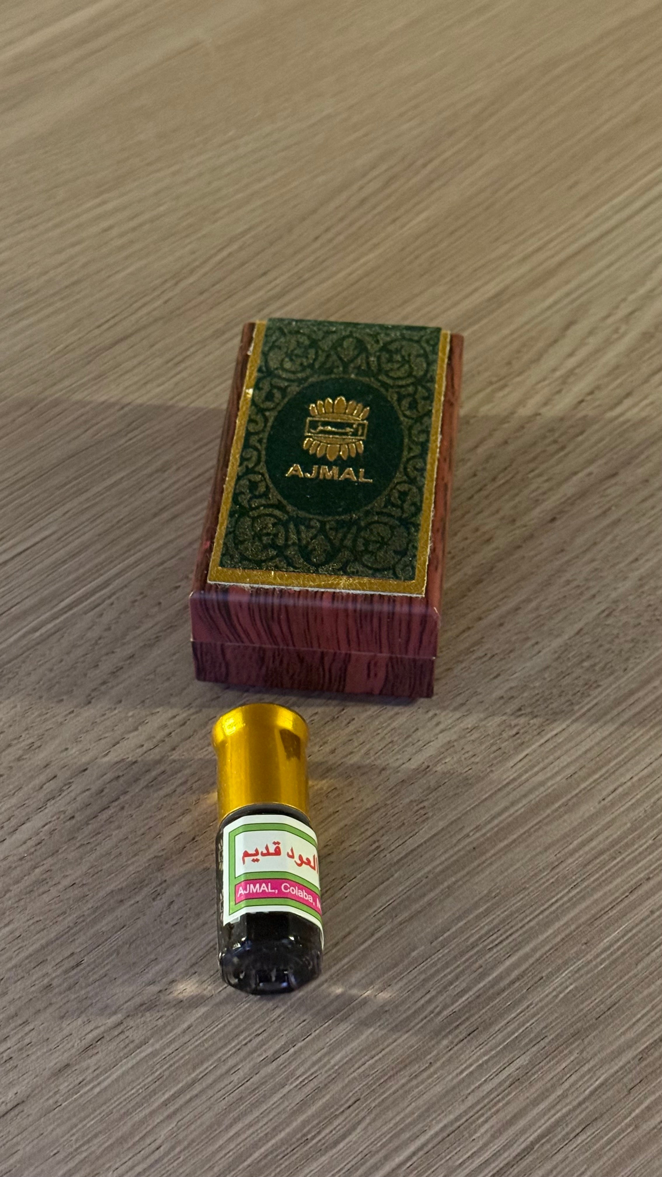 دهن عود قديم بحجم ربع توله (٣مل)