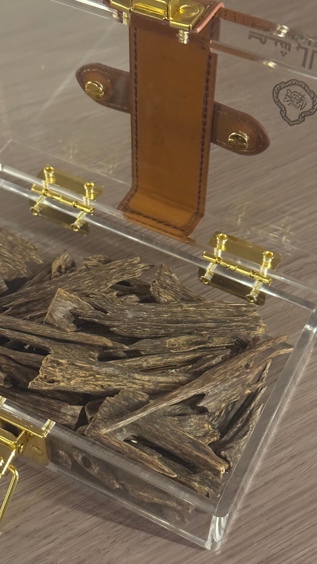 عود زورا vip من عبدالرشيد (اييكم في بكس الاكريليك) بحجم ٥٠ جرام