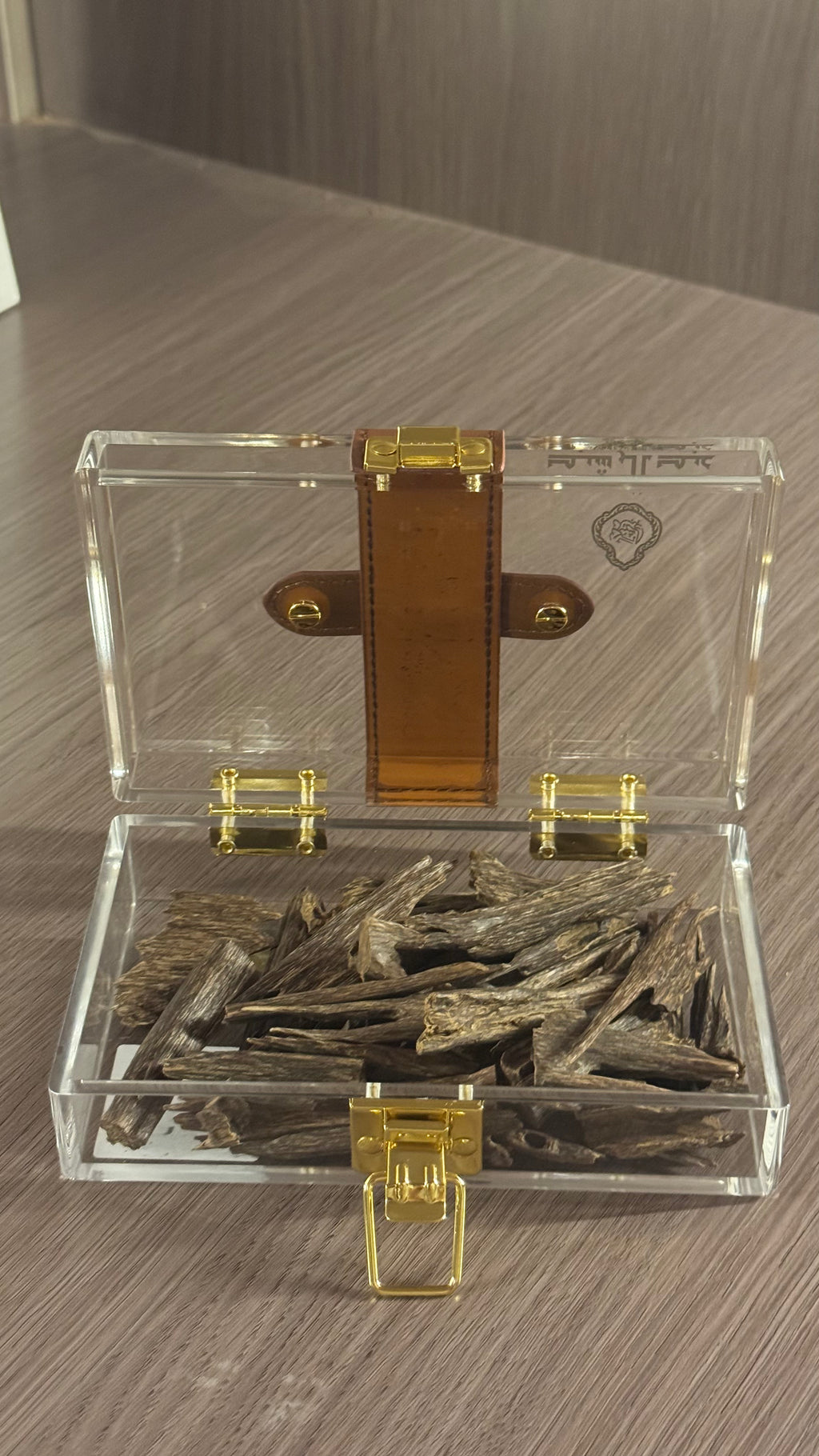 عود زورا vip من عبدالرشيد (اييكم في بكس الاكريليك) بحجم ٥٠ جرام